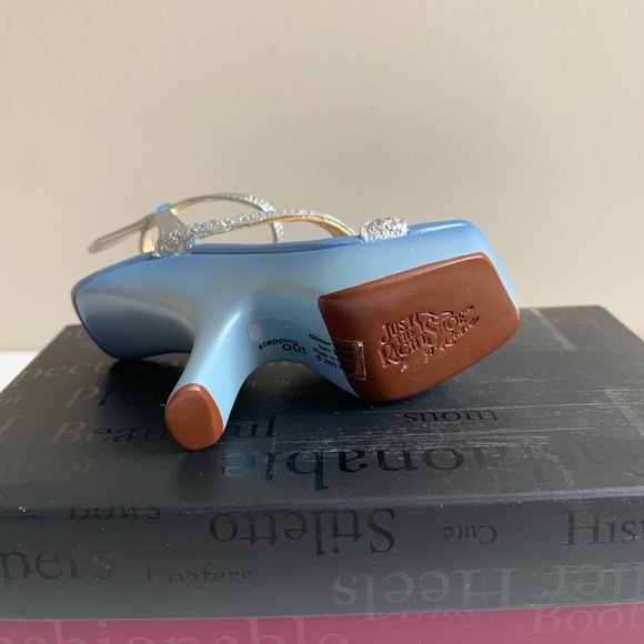 Glitter Glam 2002 - Just the Right Shoe - Picture 3 of 9